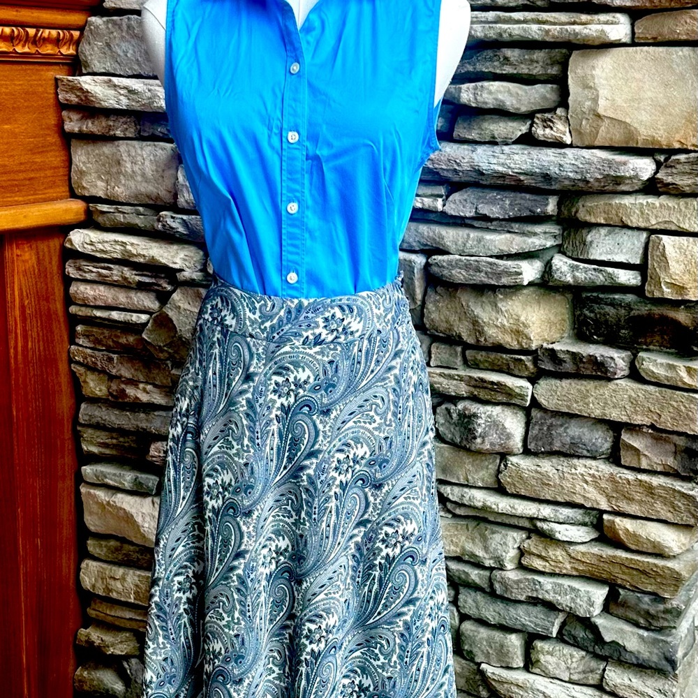 JONES NEW YORK GREY & BLUE PAISLEY FIT & FLARE SKIRT, SIZE 8